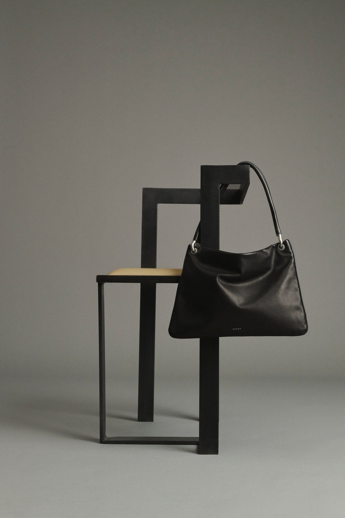 Cabas Gia Mini - Nero Pelle Liscia con Occhielli - Soeur